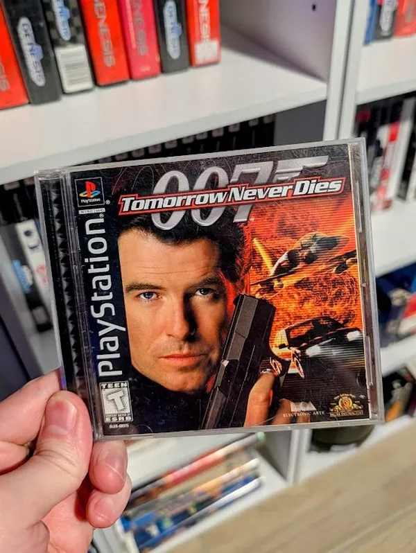 007 Tomorrow Never Dies, the photo from the post