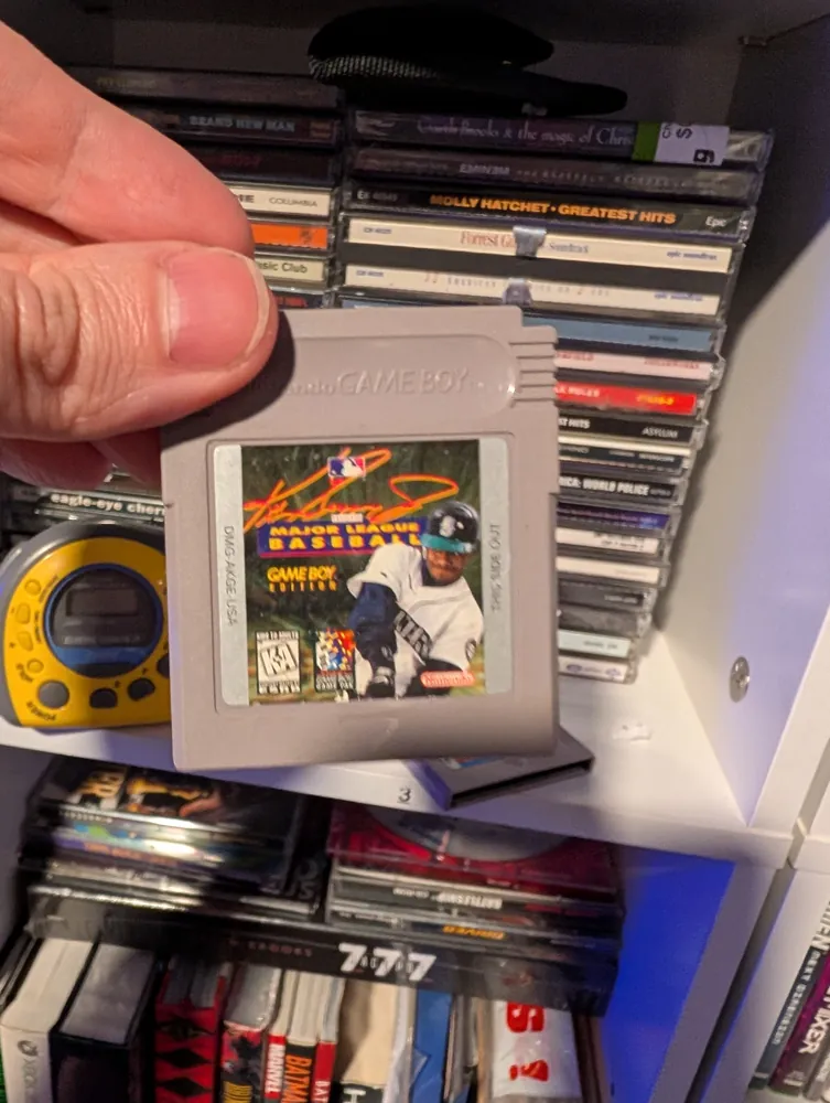 Ken Griffey Jr. Presents Major League Baseball, Game Boy